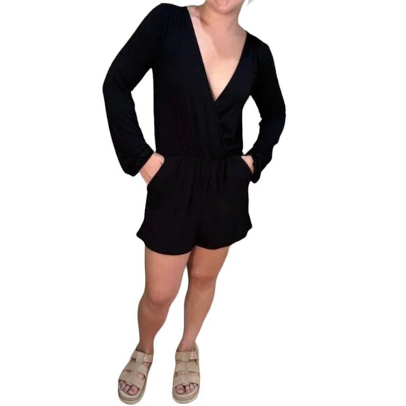 WET SEAL Low Cut V Neck Long Sleeve Knit Romper - size XS - Picture 1 of 10